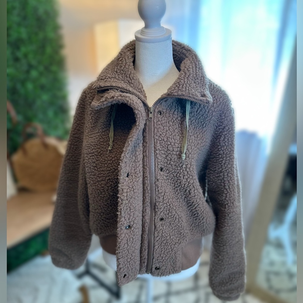 BROWN ZIP UP JACKET
